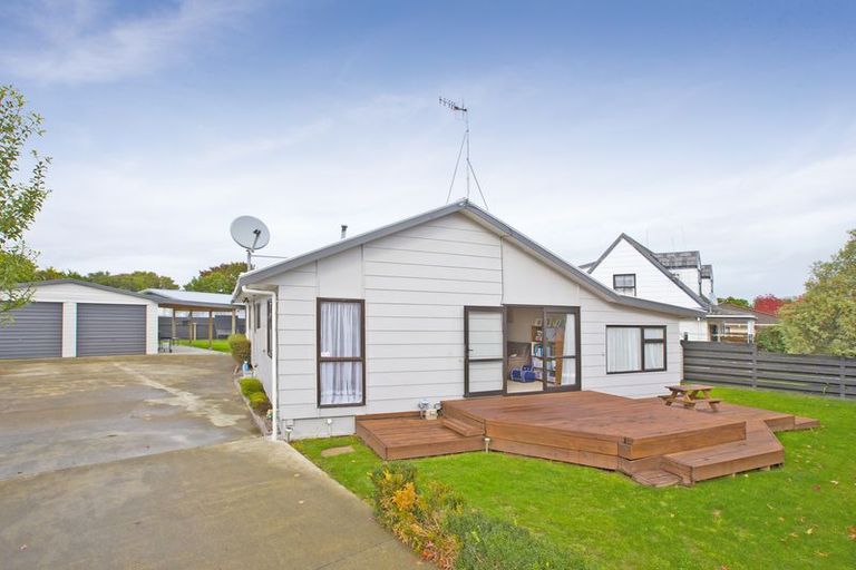 Photo of property in 19 Newton Place, Westbrook, Palmerston North, 4412