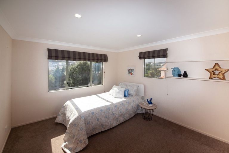 Photo of property in 10 Marford Grove, Churton Park, Wellington, 6037