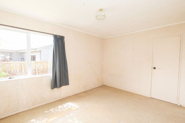 Photo of property in 14 Darlington Street, Ngatea, 3503