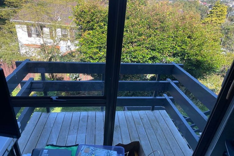 Photo of property in 42 Holyoake Place, Chatswood, Auckland, 0626