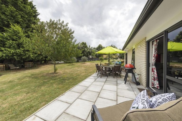 Photo of property in 15d Aitken Street, Bulls, 4818