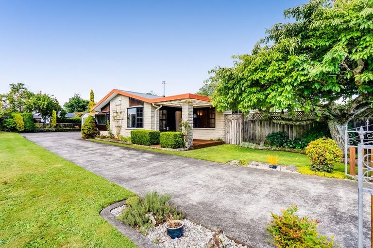 Photo of property in 37 Pembroke Road East, Stratford, 4332