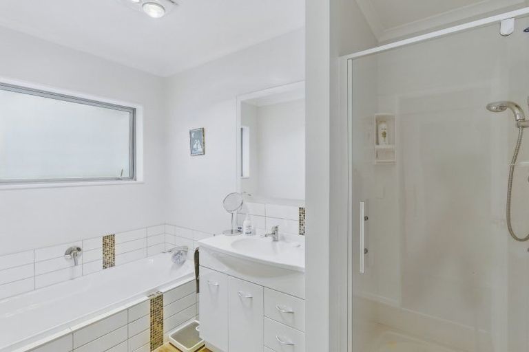 Photo of property in 51 Garth Road, Levin, 5571