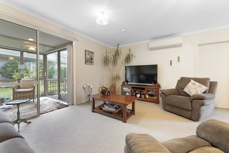 Photo of property in 3 Foxtail Fern, Kelvin Grove, Palmerston North, 4414