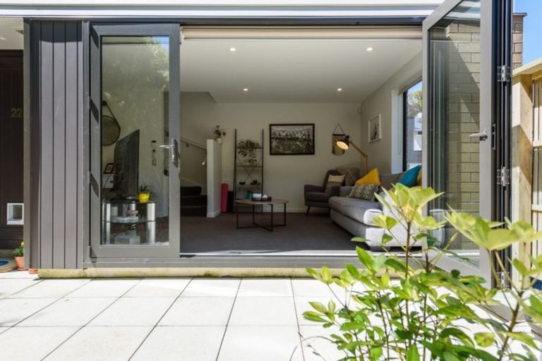 Photo of property in 22/8 Thatcher Crescent, Crofton Downs, Wellington, 6035