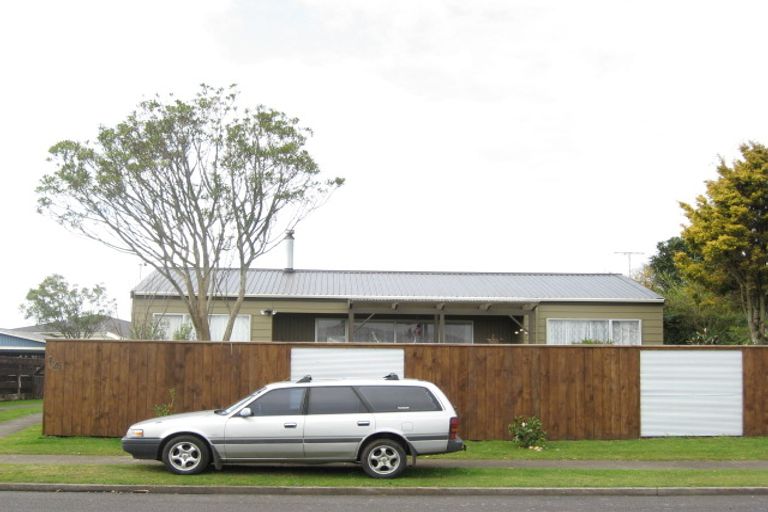 Photo of property in 14 Sunnyvale Street, Bell Block, New Plymouth, 4312