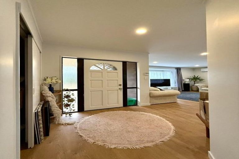 Photo of property in 2/279 Hobsonville Road, Hobsonville, Auckland, 0618