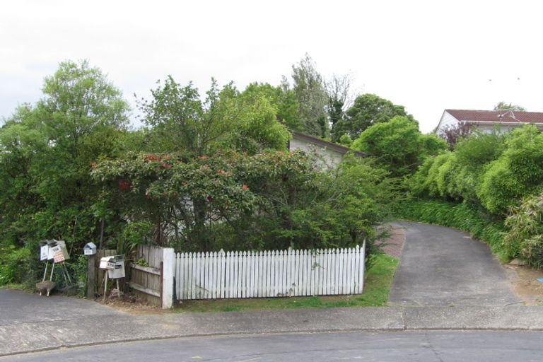 Photo of property in 2/17 Capilano Place, Glenfield, Auckland, 0629