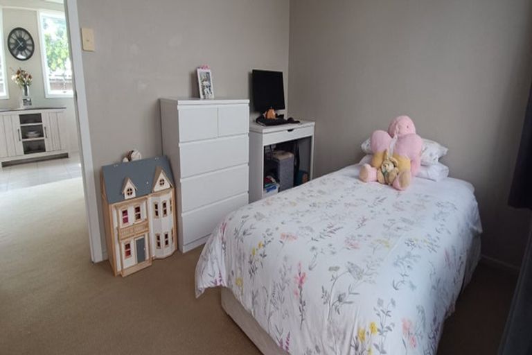 Photo of property in 2/9 Hamilton Road, Papatoetoe, Auckland, 2025