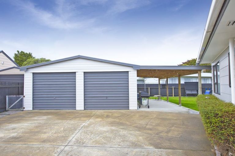 Photo of property in 19 Newton Place, Westbrook, Palmerston North, 4412