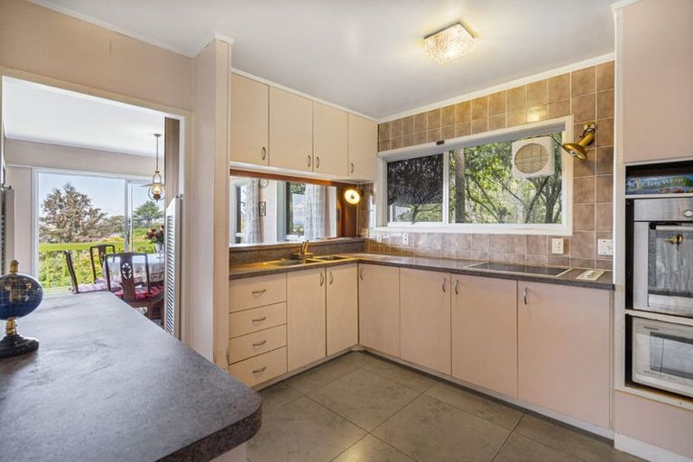 Photo of property in 21 Parr Terrace, Castor Bay, Auckland, 0620