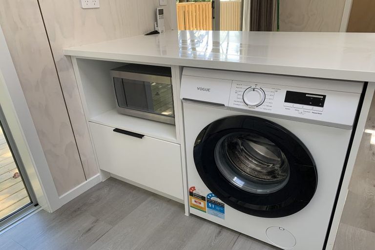 Photo of property in 16 Springtime Crescent, Stanmore Bay, Whangaparaoa, 0932