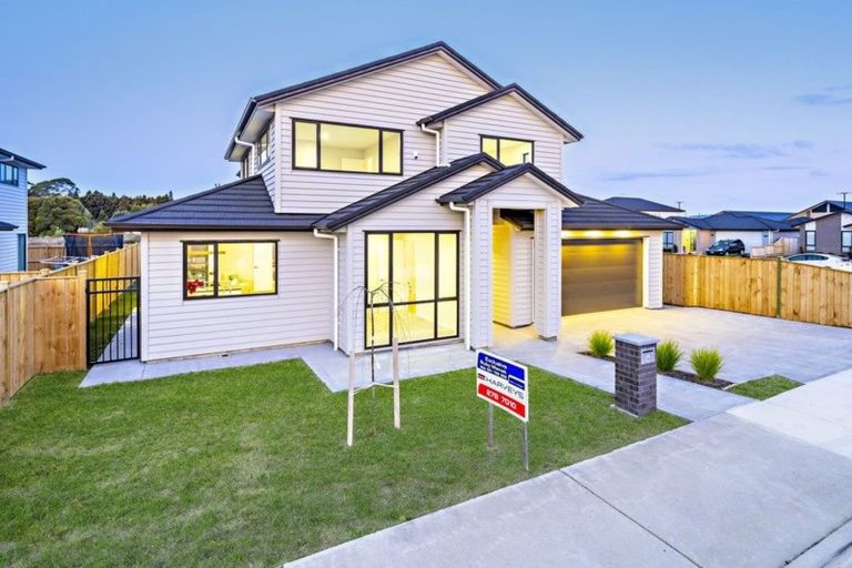 Photo of property in 4 Pahekeheke Road, Karaka, Papakura, 2113