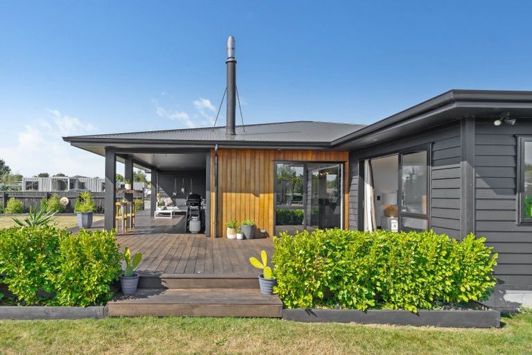 Photo of property in High Street South, Carterton, 5713