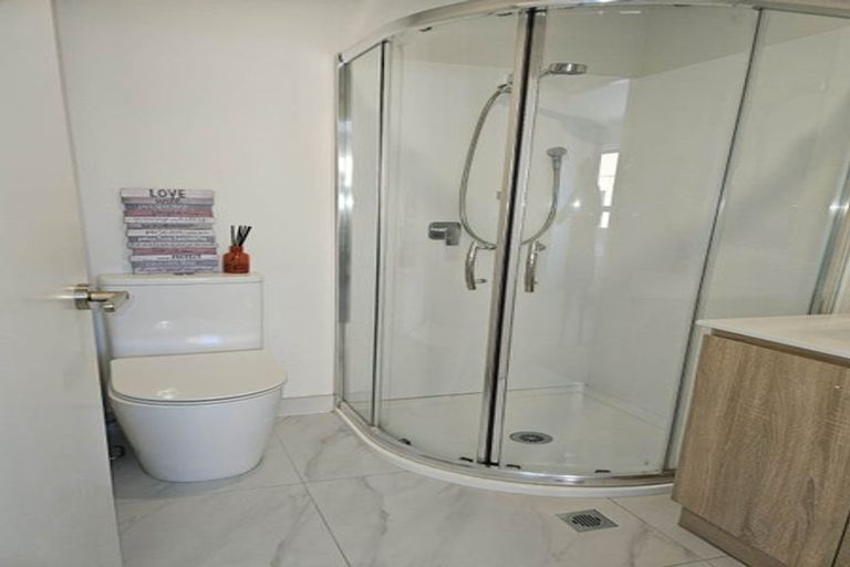 Photo of property in 6/8 Arney Road, Ranui, Auckland, 0612