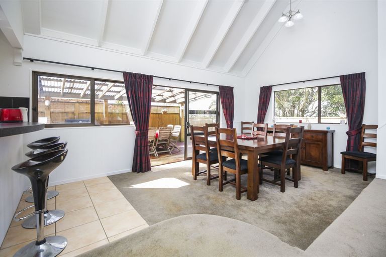 Photo of property in 164 Sturges Road, Henderson, Auckland, 0612