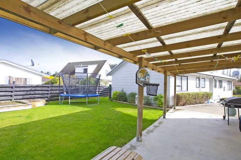 Photo of property in 19 Newton Place, Westbrook, Palmerston North, 4412