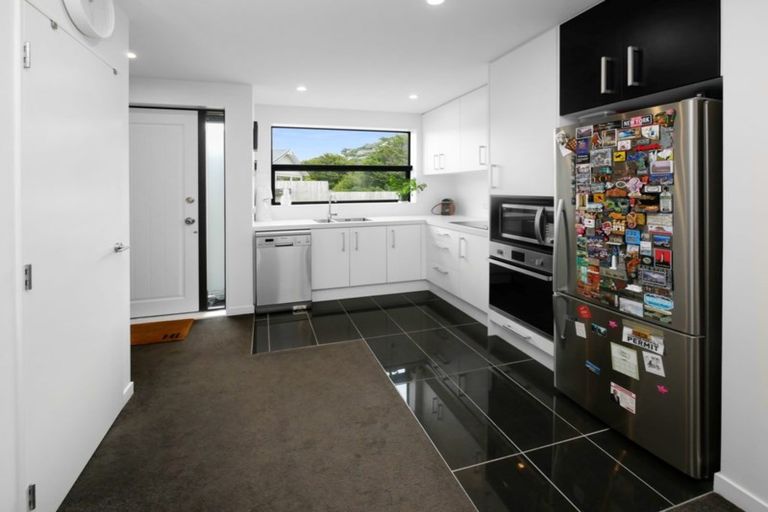 Photo of property in 8 Thatcher Crescent, Crofton Downs, Wellington, 6035