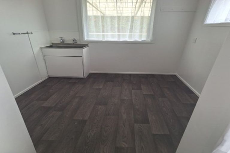 Photo of property in 137 Reeves Road, Pakuranga Heights, Auckland, 2010