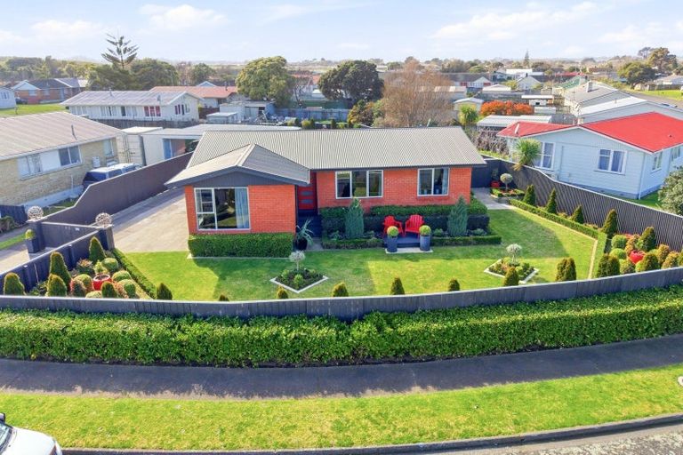 Photo of property in 23 Gibbons Crescent, Castlecliff, Whanganui, 4501