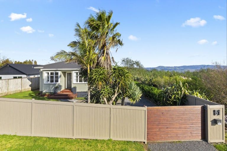 Photo of property in 51 Burrow Road, Pukekohe, 2120