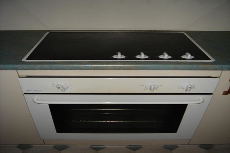 Photo of property in 17a Division Street, Riccarton, Christchurch, 8041