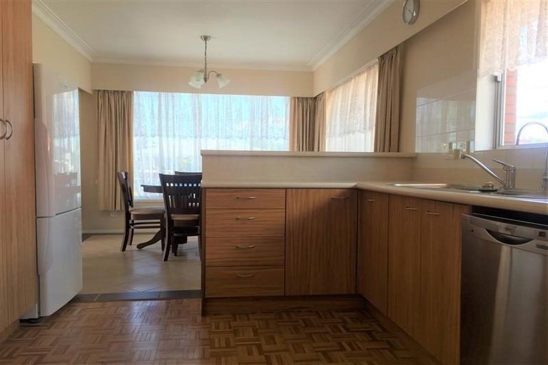 Photo of property in 14 Renwick Street, Papakura, 2110