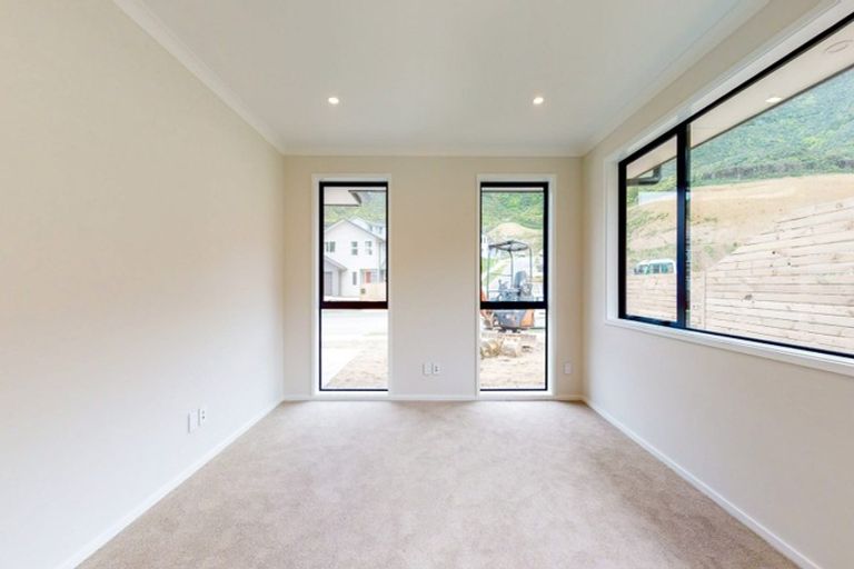 Photo of property in 122 Silverstream Road, Crofton Downs, Wellington, 6035