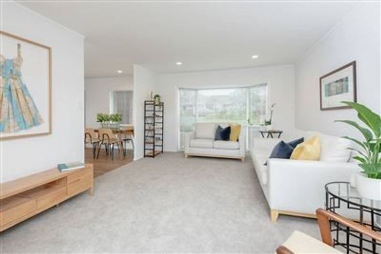 Photo of property in 2/23 Tarnica Road, Northpark, Auckland, 2013