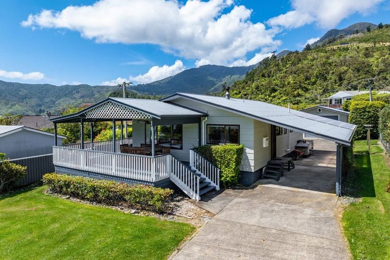 Photo of property in 11 Okiwi Crescent, Okiwi Bay, French Pass, 7193