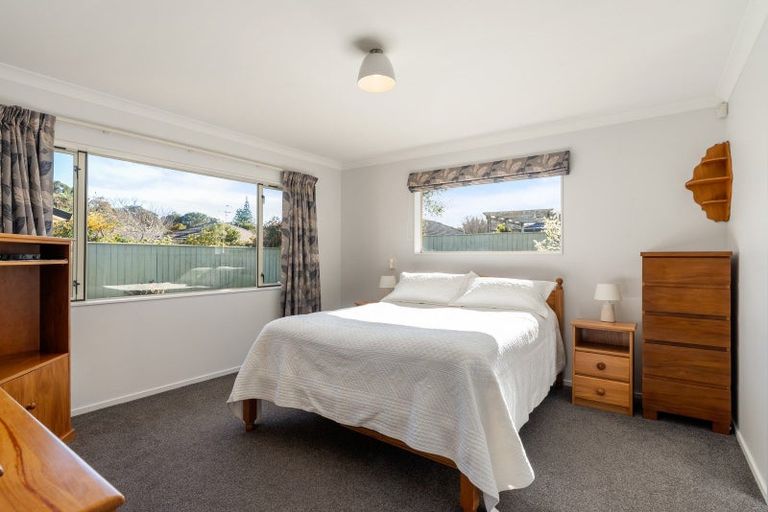 Photo of property in 4 Ashleigh Way, Waikanae Beach, Waikanae, 5036