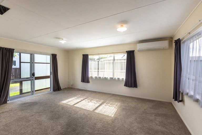 Photo of property in 2/15 Bedford Road, Marewa, Napier, 4110