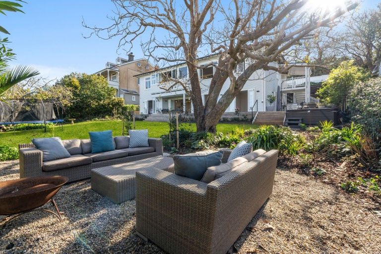 Photo of property in 19 Kerr Street, Devonport, Auckland, 0624