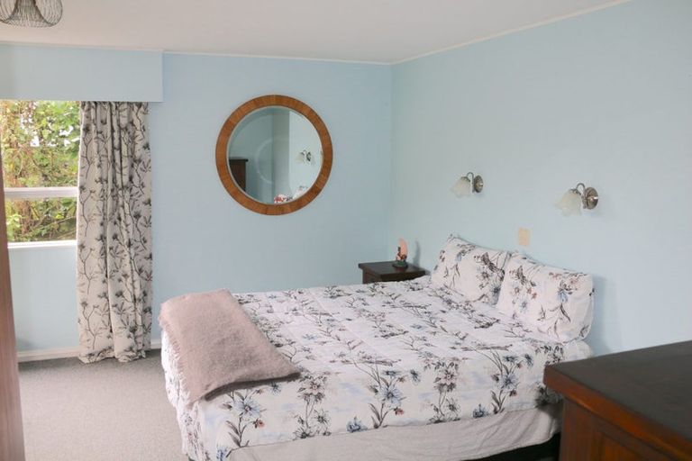 Photo of property in 3 Ardal Grove, Tirohanga, Lower Hutt, 5010