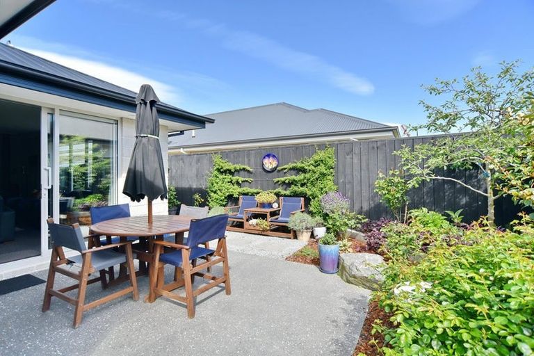 Photo of property in 6 Brantholme Place, Rangiora, 7400