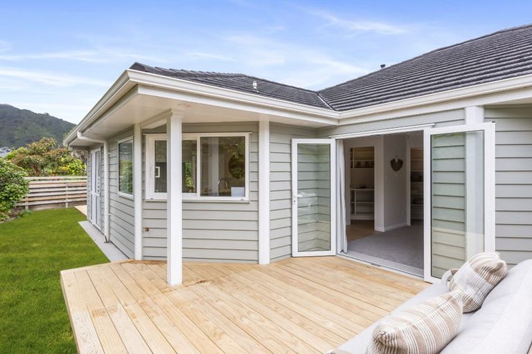 Photo of property in 13 Runanga Grove, Waikanae, 5036