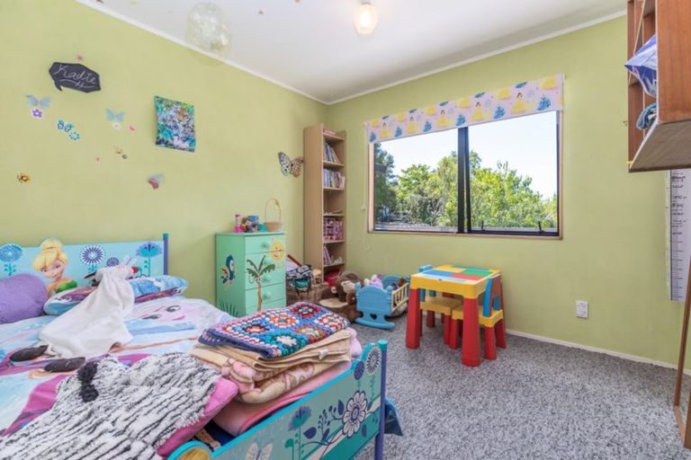 Photo of property in 2a Parklands Avenue, Swanson, Auckland, 0612