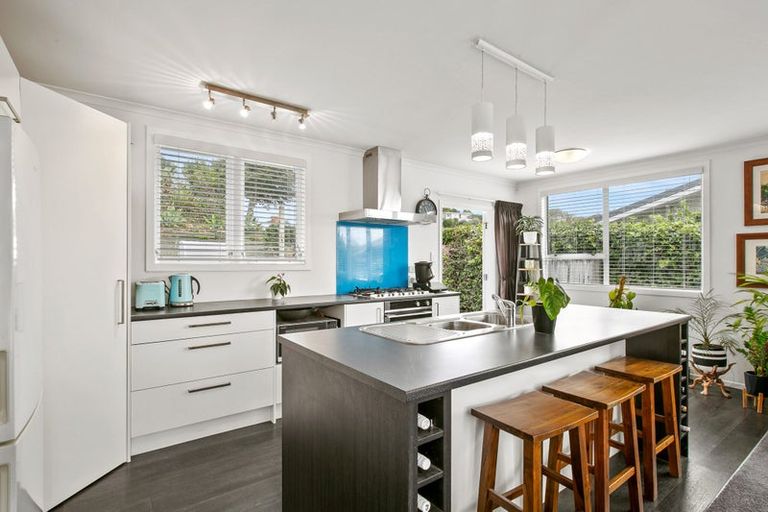 Photo of property in 26 Pembroke Street, Westown, New Plymouth, 4310