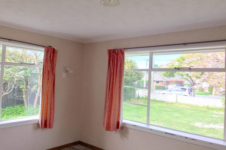 Photo of property in 71 Cutts Road, Russley, Christchurch, 8042