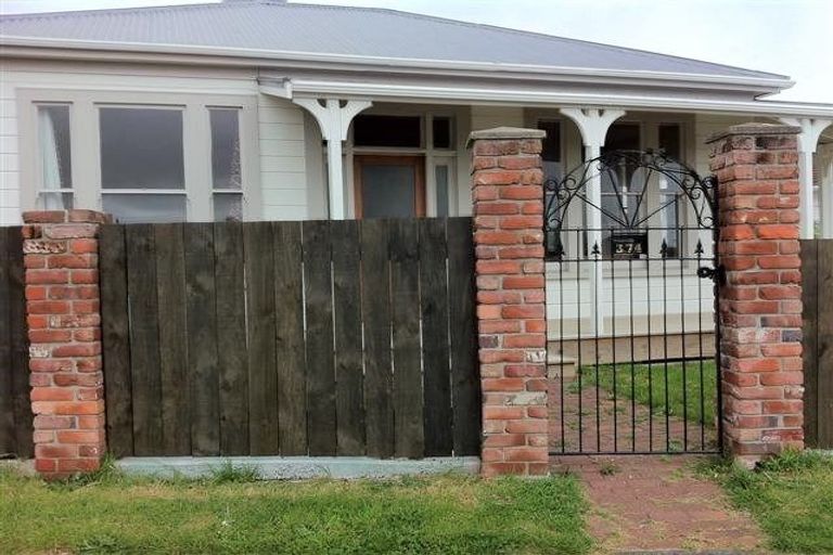 Photo of property in 374 Carrington Street, Upper Vogeltown, New Plymouth, 4310