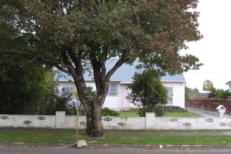 Photo of property in 8 Chapman Crescent, Naenae, Lower Hutt, 5011