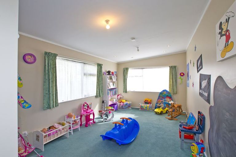 Photo of property in 19 Newton Place, Westbrook, Palmerston North, 4412