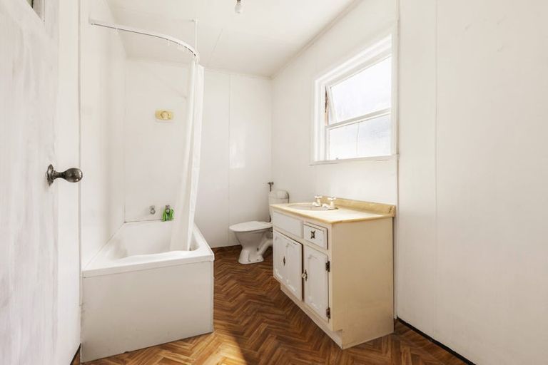 Photo of property in 62 Happy Valley Road, Owhiro Bay, Wellington, 6023