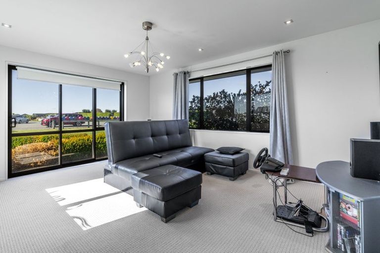 Photo of property in 28 Majestic Chance, Seaward Bush, Invercargill, 9812