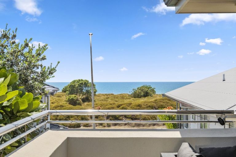Photo of property in 2/134 Marine Parade, Mount Maunganui, 3116