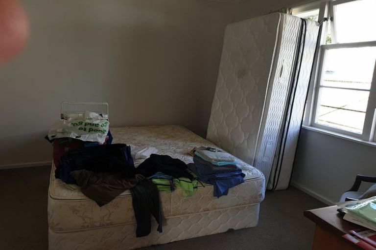 Photo of property in 31 Gladstone Road, Northcote, Auckland, 0627