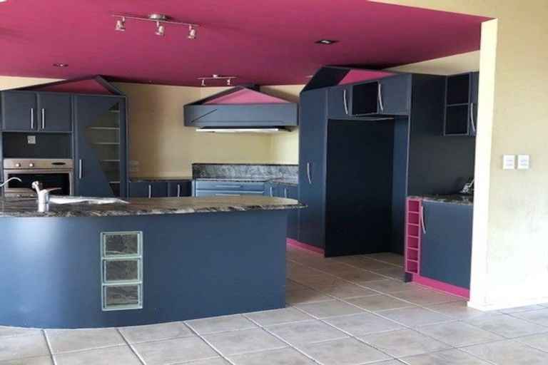 Photo of property in 473 East Coast Road, Murrays Bay, Auckland, 0630