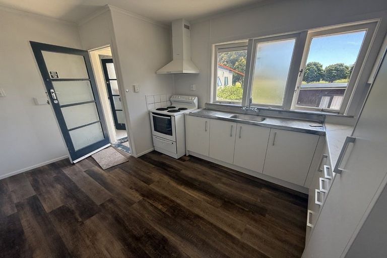 Photo of property in 15 Julian Place, Otara, Auckland, 2023