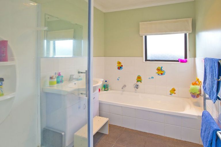 Photo of property in 19 Newton Place, Westbrook, Palmerston North, 4412