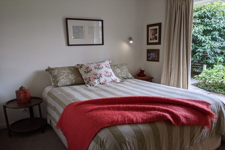 Photo of property in 24 Augusta Street, Redcliffs, Christchurch, 8081